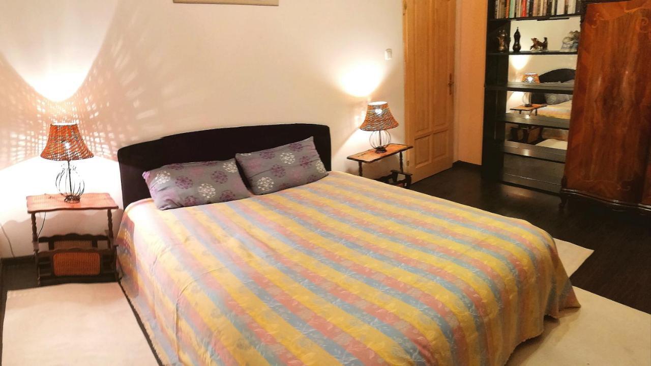 Vizaknai Apartmanhaz Szekesfehervar Exterior photo