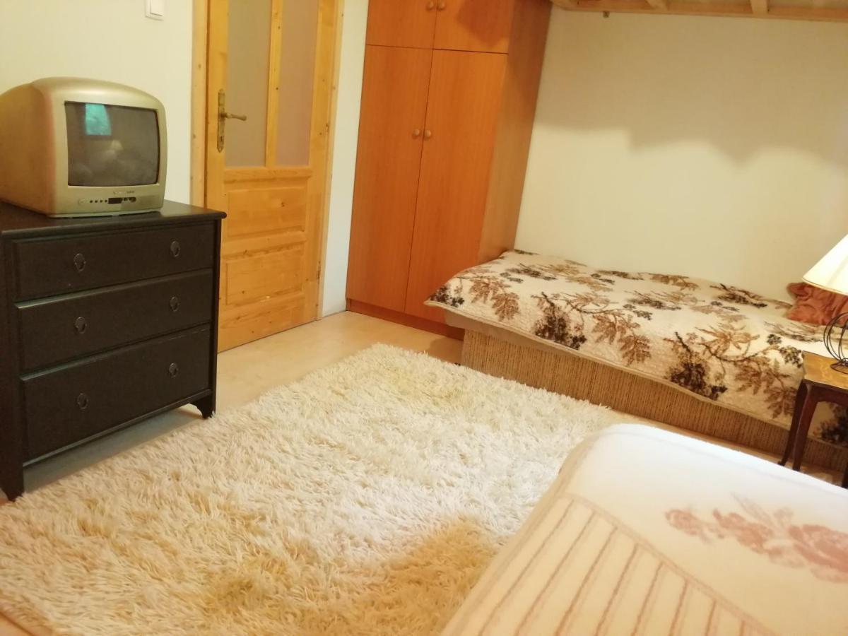 Vizaknai Apartmanhaz Szekesfehervar Exterior photo